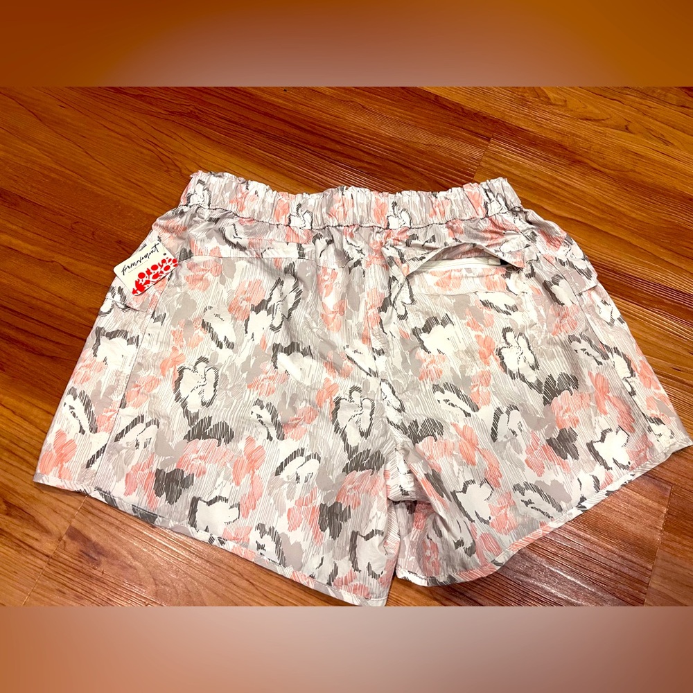 NWT - Free People - FP Movement In the Wild Printed Shorts
Size Small